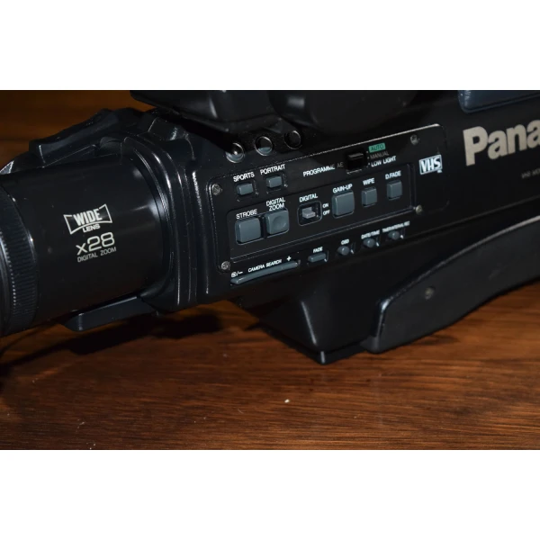 Vintage Panasonic NV-M50 VHS Camcorder (1999) Vintage Panasonic NV-M50 VHS Camcorder (1999)
